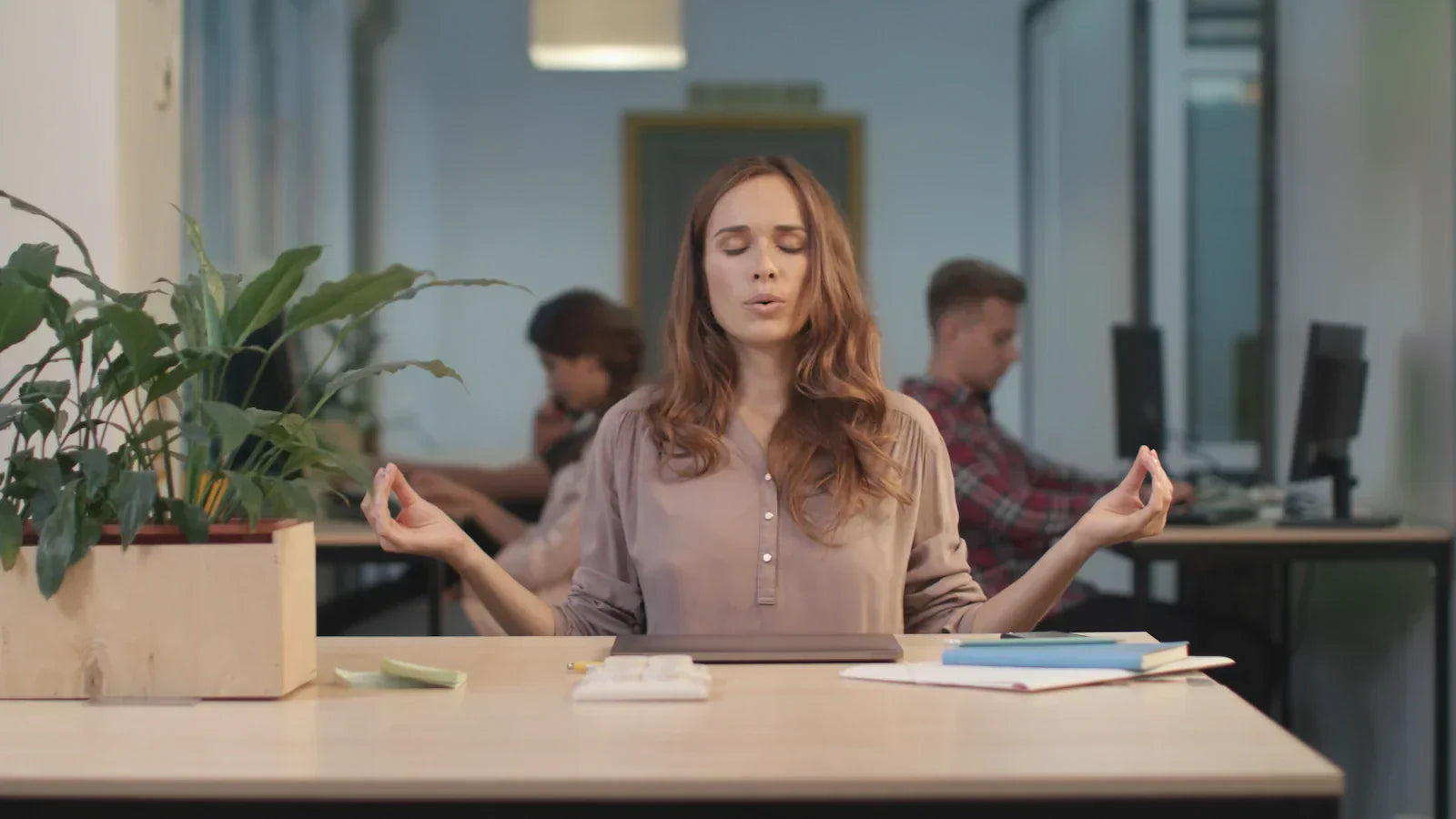 How to Stay Calm at Work: 10 Office Mindfulness Techniques