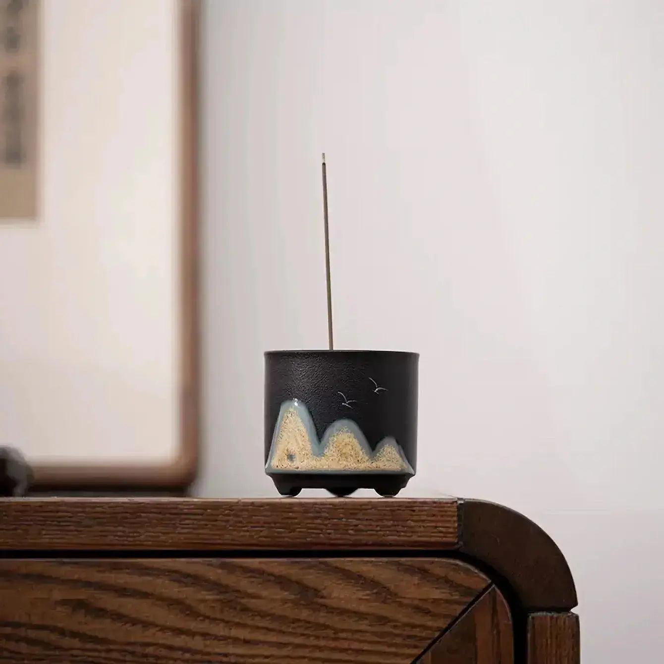 Zenify™ Misty Peaks – Ceramic Incense Holder of Tranquil Mountains Zenify