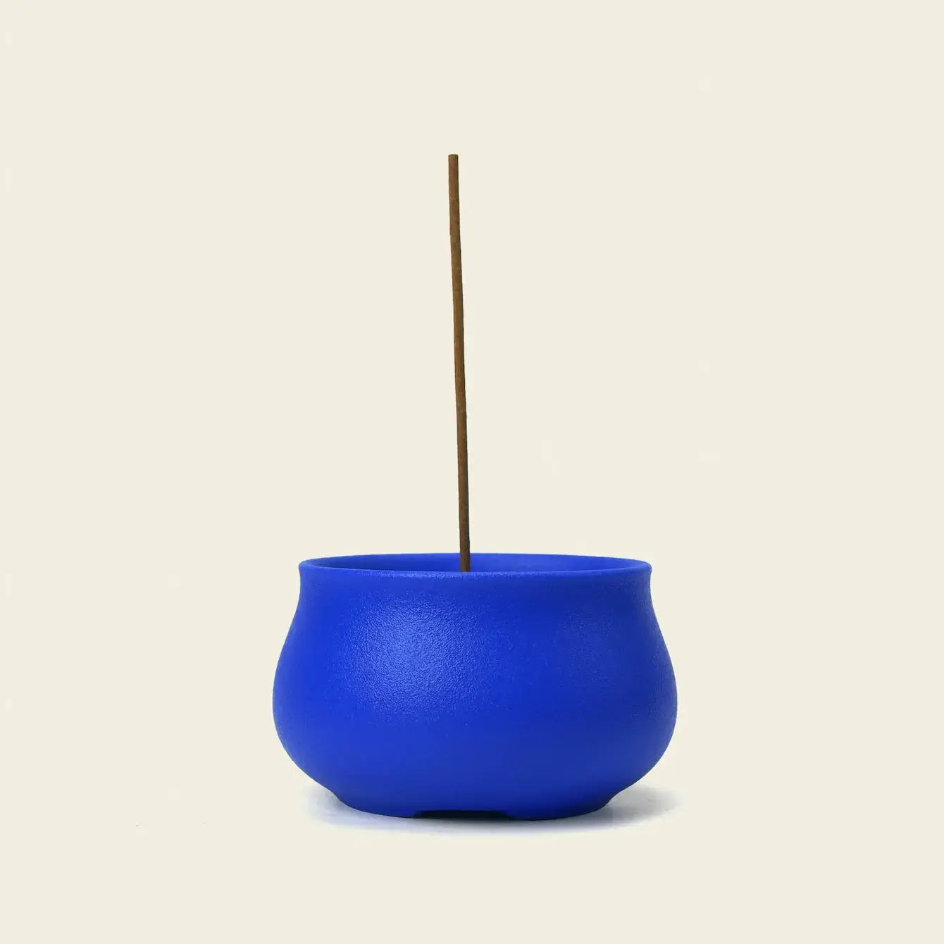 Zenify™ Klein Blue Incense Vessel – A Minimalist Burner for Calm Rituals Zenify